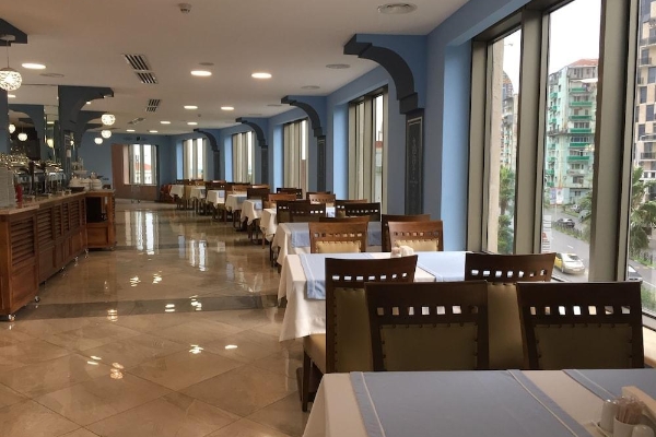 Colosseum Marina Hotel (Angisa)